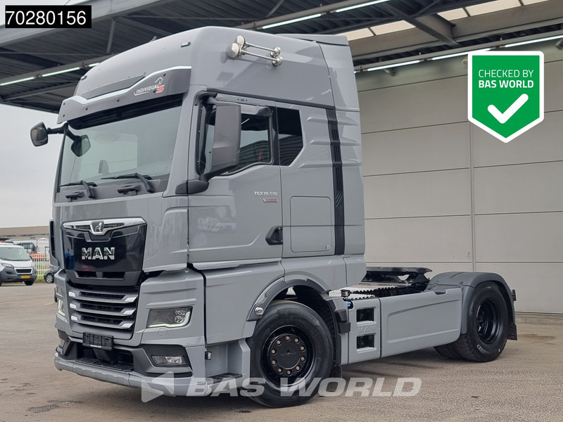 MAN TGX 18.510 4X2 Individual Lion S! GX Full-Air Retarder Standklima LED - Nyergesvontató: 1 kép. MAN TGX 18.510 4X2 Individual Lion S! GX Full-Air Retarder Standklima LED - Nyergesvontató: 1 kép.