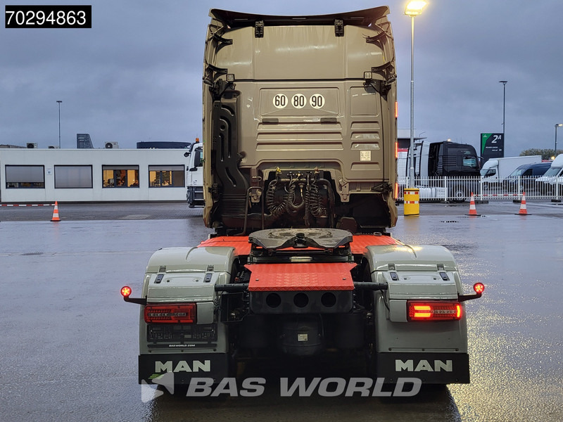 MAN TGX 18.510 TGX 4X2 Individual Lion S! Full-Air Retarder Standairco 2xTanks Leather PTO ACC Navi LED Euro 6 - Nyergesvontató: 3 kép. MAN TGX 18.510 TGX 4X2 Individual Lion S! Full-Air Retarder Standairco 2xTanks Leather PTO ACC Navi LED Euro 6 - Nyergesvontató: 3 kép.