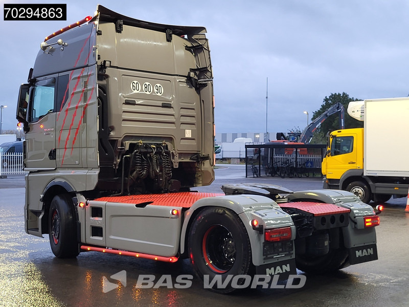 MAN TGX 18.510 TGX 4X2 Individual Lion S! Full-Air Retarder Standairco 2xTanks Leather PTO ACC Navi LED Euro 6 - Nyergesvontató: 2 kép. MAN TGX 18.510 TGX 4X2 Individual Lion S! Full-Air Retarder Standairco 2xTanks Leather PTO ACC Navi LED Euro 6 - Nyergesvontató: 2 kép.