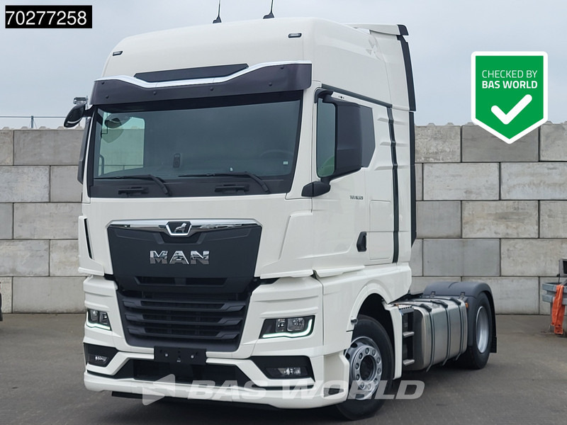 MAN TGX 18.520 4X2 NEW! GX Retarder 2x Tanks Standklima ACC - Nyergesvontató: 1 kép. MAN TGX 18.520 4X2 NEW! GX Retarder 2x Tanks Standklima ACC - Nyergesvontató: 1 kép.