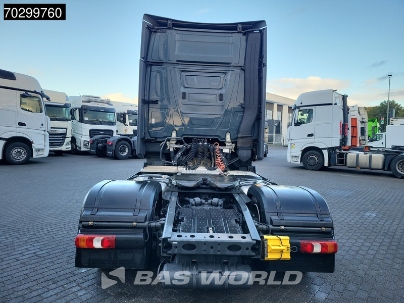 Mercedes-Benz Actros 1842 4X2 GigaSpace Mega Retarder 2xTanks ACC Standklima Euro 6 - Nyergesvontató: 3 kép. Mercedes-Benz Actros 1842 4X2 GigaSpace Mega Retarder 2xTanks ACC Standklima Euro 6 - Nyergesvontató: 3 kép.