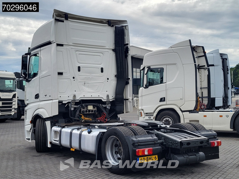 Mercedes-Benz Actros 1842 Actros 4X2 GigaSpace NL-Truck Mega 2xTanks ACC Standklima Euro 6 - Nyergesvontató: 2 kép. Mercedes-Benz Actros 1842 Actros 4X2 GigaSpace NL-Truck Mega 2xTanks ACC Standklima Euro 6 - Nyergesvontató: 2 kép.