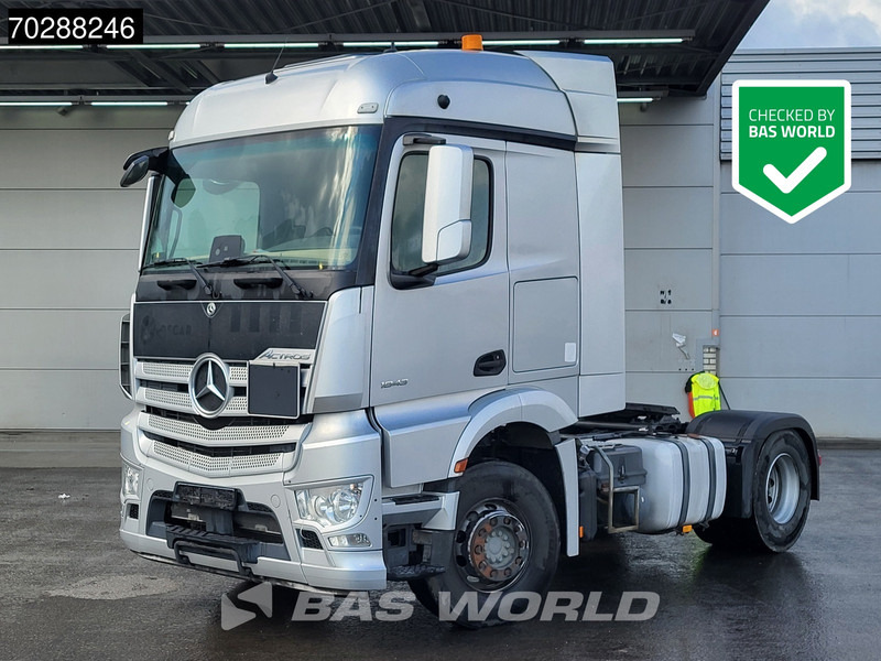 Mercedes-Benz Actros 1843 4X2 StreamSpace Euro 6 - Nyergesvontató: 1 kép. Mercedes-Benz Actros 1843 4X2 StreamSpace Euro 6 - Nyergesvontató: 1 kép.