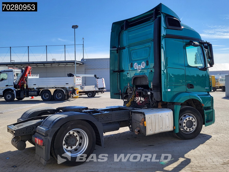 Mercedes-Benz Actros 1843 Actros 4X2 StreamSpace Euro 6 - Nyergesvontató: 5 kép. Mercedes-Benz Actros 1843 Actros 4X2 StreamSpace Euro 6 - Nyergesvontató: 5 kép.