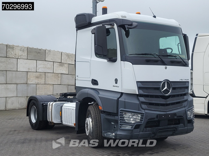 Mercedes-Benz Actros 1845 4X2 ClassicSpace Retarder Hydraulic Euro 6 - Nyergesvontató: 3 kép. Mercedes-Benz Actros 1845 4X2 ClassicSpace Retarder Hydraulic Euro 6 - Nyergesvontató: 3 kép.