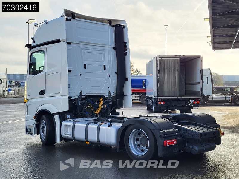 Mercedes-Benz Actros 1845 4X2 GigaSpace Mega Retarder 2x Tanks Standklima Xenon Euro 6 - Nyergesvontató: 2 kép. Mercedes-Benz Actros 1845 4X2 GigaSpace Mega Retarder 2x Tanks Standklima Xenon Euro 6 - Nyergesvontató: 2 kép.