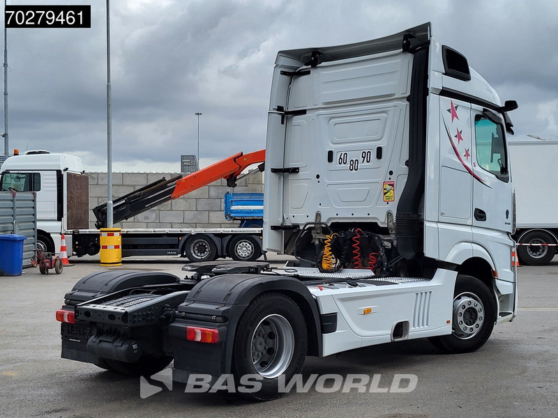 Mercedes-Benz Actros 1845 4X2 MirrorCam 2xTanks Standklima PPC Navi Euro 6 - Nyergesvontató: 5 kép. Mercedes-Benz Actros 1845 4X2 MirrorCam 2xTanks Standklima PPC Navi Euro 6 - Nyergesvontató: 5 kép.