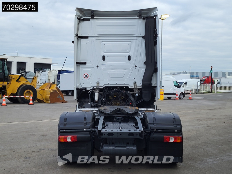 Mercedes-Benz Actros 1845 4X2 StreamSpace 2xTanks MirrorCam Standklima Euro 6 - Nyergesvontató: 5 kép. Mercedes-Benz Actros 1845 4X2 StreamSpace 2xTanks MirrorCam Standklima Euro 6 - Nyergesvontató: 5 kép.