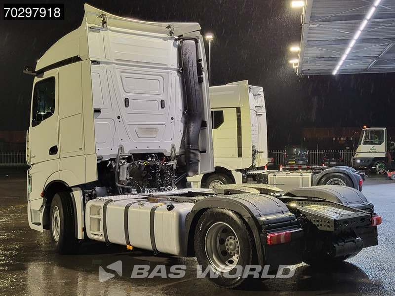 Mercedes-Benz Actros 1845 4X2 StreamSpace 2xTanks Standklima Navi Euro 6 - Nyergesvontató: 2 kép. Mercedes-Benz Actros 1845 4X2 StreamSpace 2xTanks Standklima Navi Euro 6 - Nyergesvontató: 2 kép.