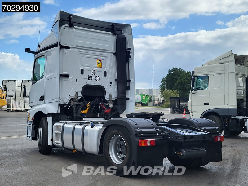 Mercedes-Benz Actros 1845 4X2 StreamSpace ACC Euro 6 - Nyergesvontató: 2 kép. Mercedes-Benz Actros 1845 4X2 StreamSpace ACC Euro 6 - Nyergesvontató: 2 kép.