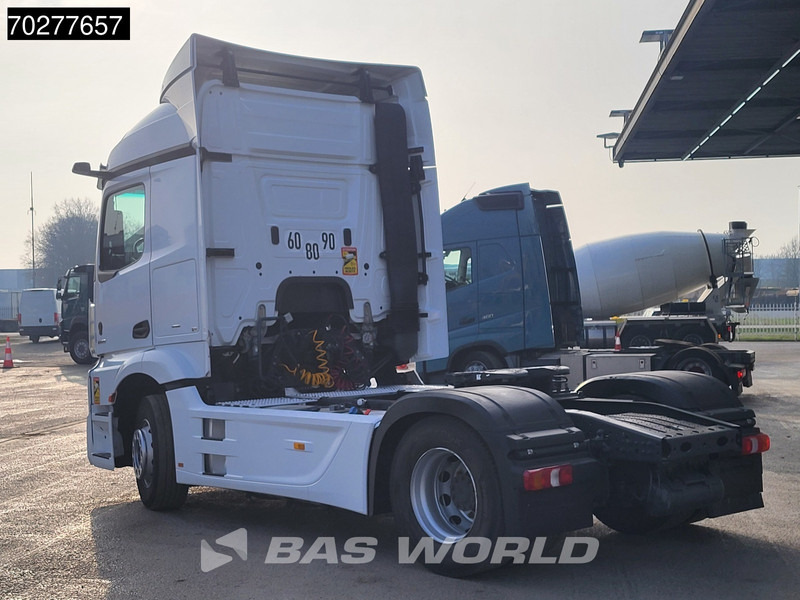 Mercedes-Benz Actros 1845 4X2 StreamSpace Retrader MirrorCam - Nyergesvontató: 2 kép. Mercedes-Benz Actros 1845 4X2 StreamSpace Retrader MirrorCam - Nyergesvontató: 2 kép.