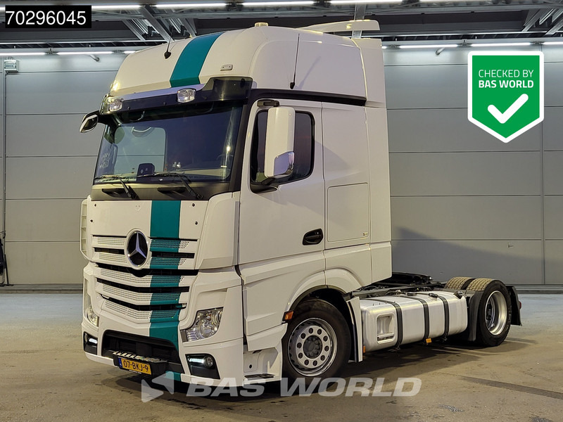 Mercedes-Benz Actros 1845 Actros 4X2 GigaSpace NL-Truck Mega 2xTanks Standklima ACC Euro 6 - Nyergesvontató: 1 kép. Mercedes-Benz Actros 1845 Actros 4X2 GigaSpace NL-Truck Mega 2xTanks Standklima ACC Euro 6 - Nyergesvontató: 1 kép.