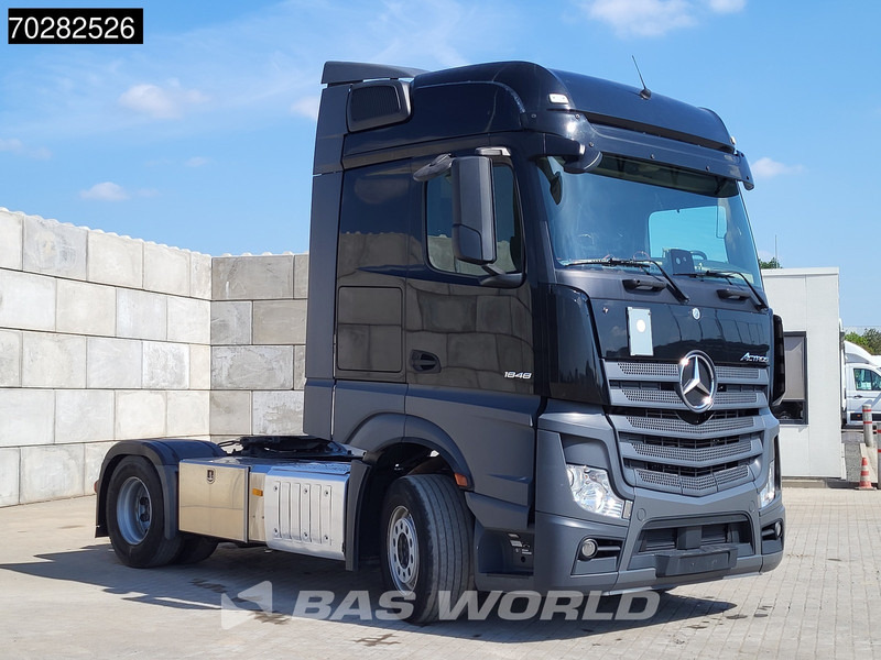 Mercedes-Benz Actros 1848 4X2 BigSpace Retarder Standklima - Nyergesvontató: 3 kép. Mercedes-Benz Actros 1848 4X2 BigSpace Retarder Standklima - Nyergesvontató: 3 kép.