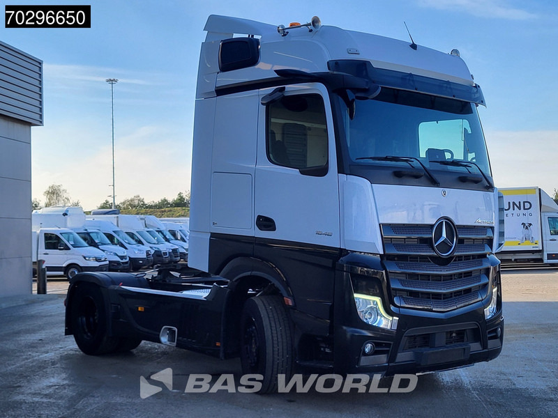 Mercedes-Benz Actros 1848 4X2 BigSpace Retarder Standklima MirrorCam ACC Xenon Euro 6 - Nyergesvontató: 3 kép. Mercedes-Benz Actros 1848 4X2 BigSpace Retarder Standklima MirrorCam ACC Xenon Euro 6 - Nyergesvontató: 3 kép.