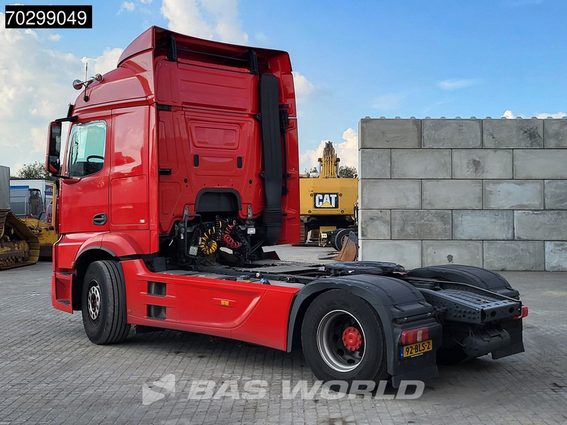 Mercedes-Benz Actros 1848 4X2 NL-Truck StreamSpace 2x Tanks - Nyergesvontató: 2 kép. Mercedes-Benz Actros 1848 4X2 NL-Truck StreamSpace 2x Tanks - Nyergesvontató: 2 kép.
