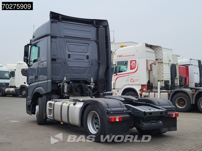 Mercedes-Benz Actros 1851 4X2 BigSpace 2x Tanks - Nyergesvontató: 2 kép. Mercedes-Benz Actros 1851 4X2 BigSpace 2x Tanks - Nyergesvontató: 2 kép.