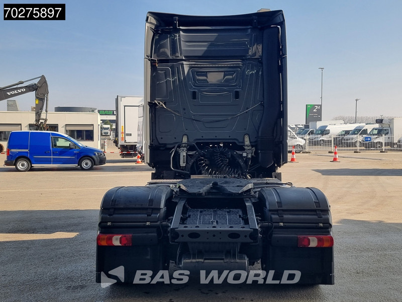 Mercedes-Benz Actros 1851 4X2 BigSpace 2x Tanks - Nyergesvontató: 3 kép. Mercedes-Benz Actros 1851 4X2 BigSpace 2x Tanks - Nyergesvontató: 3 kép.