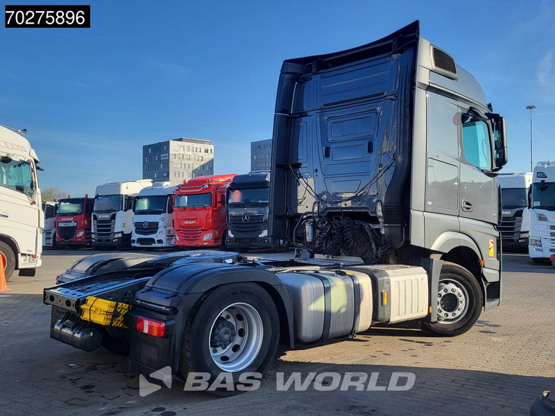 Mercedes-Benz Actros 1851 4X2 BigSpace 2x Tanks - Nyergesvontató: 5 kép. Mercedes-Benz Actros 1851 4X2 BigSpace 2x Tanks - Nyergesvontató: 5 kép.
