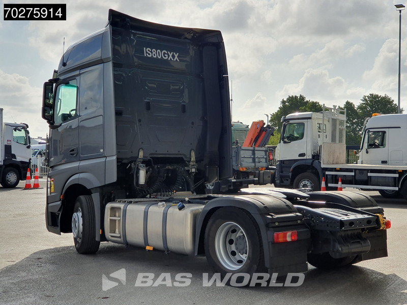 Mercedes-Benz Actros 1851 4X2 - Nyergesvontató: 2 kép. Mercedes-Benz Actros 1851 4X2 - Nyergesvontató: 2 kép.