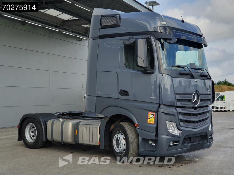Mercedes-Benz Actros 1851 4X2 - Nyergesvontató: 3 kép. Mercedes-Benz Actros 1851 4X2 - Nyergesvontató: 3 kép.