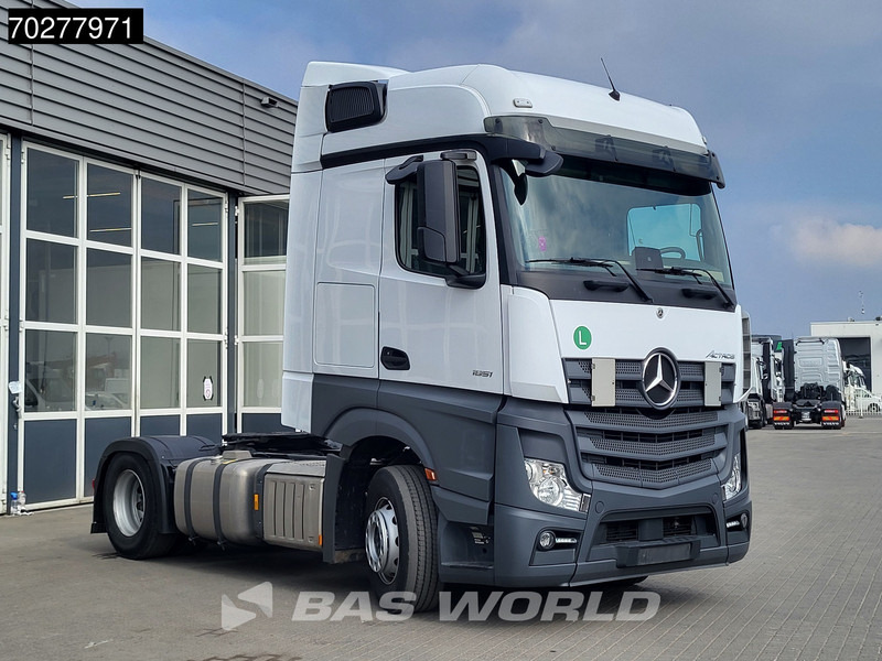 Mercedes-Benz Actros 1851 Actros 4X2 BigSpace 2x Tanks - Nyergesvontató: 3 kép. Mercedes-Benz Actros 1851 Actros 4X2 BigSpace 2x Tanks - Nyergesvontató: 3 kép.