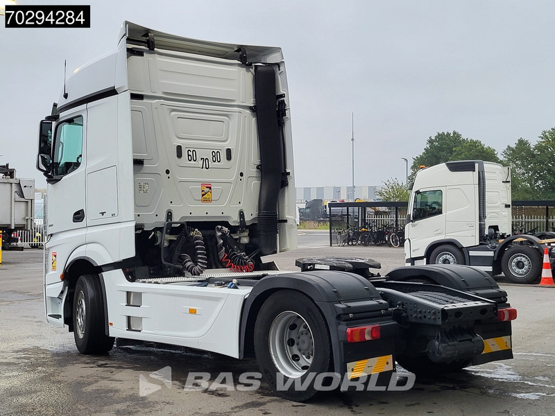 Mercedes-Benz Actros 1851 Actros 4X2 BigSpace Retarder ACC Euro 6 - Nyergesvontató: 2 kép. Mercedes-Benz Actros 1851 Actros 4X2 BigSpace Retarder ACC Euro 6 - Nyergesvontató: 2 kép.