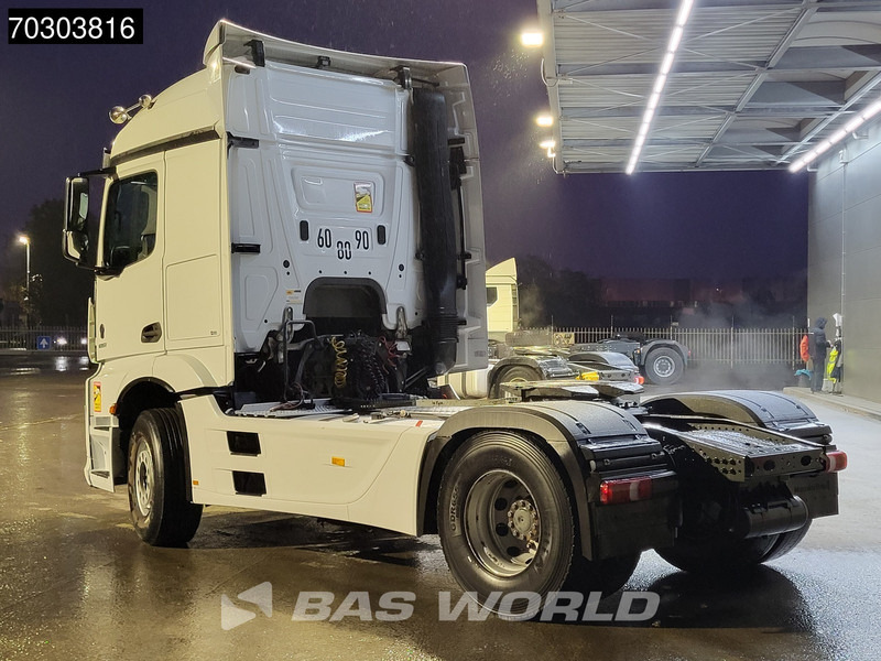 Mercedes-Benz Actros 1851 Actros 4X2 StreamSpace Hydraulik - Nyergesvontató: 2 kép. Mercedes-Benz Actros 1851 Actros 4X2 StreamSpace Hydraulik - Nyergesvontató: 2 kép.
