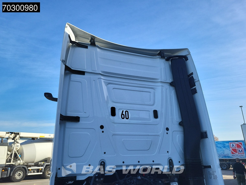 Mercedes-Benz Actros 1853 Actros 4X2 BigSpace Retarder Full-Air Hydraulik Standklima - Nyergesvontató: 5 kép. Mercedes-Benz Actros 1853 Actros 4X2 BigSpace Retarder Full-Air Hydraulik Standklima - Nyergesvontató: 5 kép.