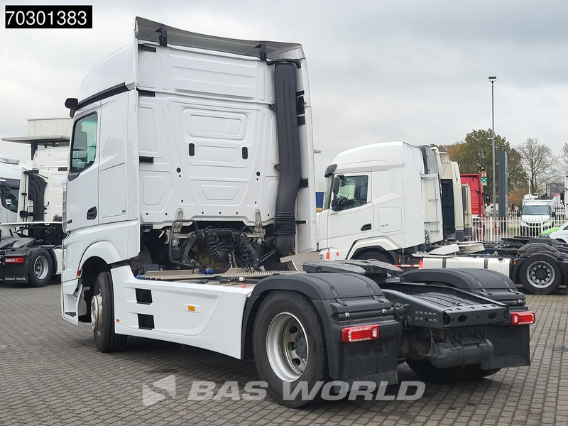 Mercedes-Benz Actros 1863 Actros 4X2 BigSpace Retarder 2x Tanks - Nyergesvontató: 2 kép. Mercedes-Benz Actros 1863 Actros 4X2 BigSpace Retarder 2x Tanks - Nyergesvontató: 2 kép.