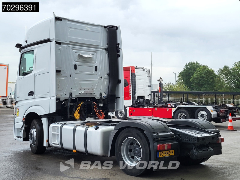 Mercedes-Benz Actros 1942 4X2 GigaSpace NL-Truck Standairco Navi Euro 6 - Nyergesvontató: 2 kép. Mercedes-Benz Actros 1942 4X2 GigaSpace NL-Truck Standairco Navi Euro 6 - Nyergesvontató: 2 kép.