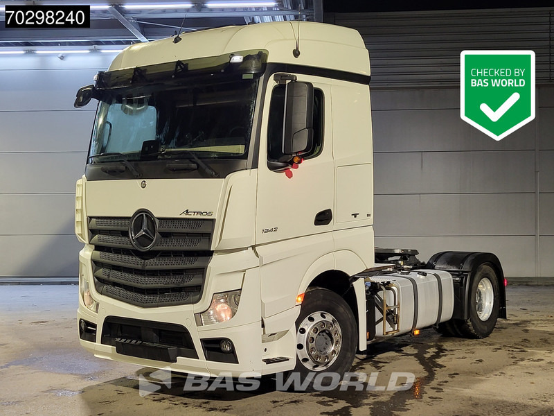 Mercedes-Benz Actros 1942 4X2 StreamSpace PTO - Nyergesvontató: 1 kép. Mercedes-Benz Actros 1942 4X2 StreamSpace PTO - Nyergesvontató: 1 kép.