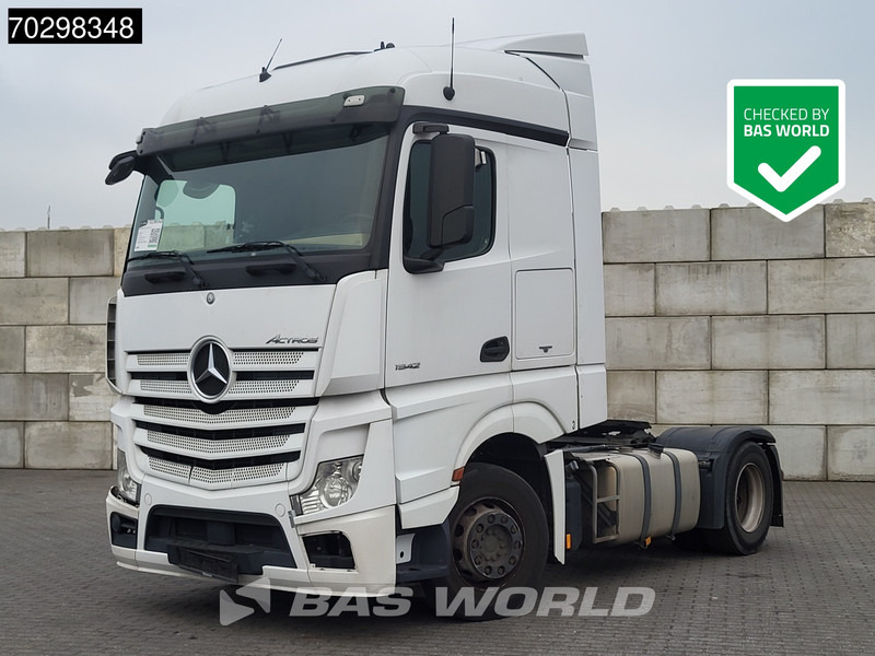 Mercedes-Benz Actros 1942 Actros 4X2 Euro 6 - Nyergesvontató: 1 kép. Mercedes-Benz Actros 1942 Actros 4X2 Euro 6 - Nyergesvontató: 1 kép.