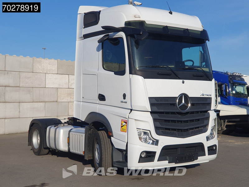 Mercedes-Benz Actros 1945 4X2 BigSpace Retarder 2x Tanks MirrorCam - Nyergesvontató: 2 kép. Mercedes-Benz Actros 1945 4X2 BigSpace Retarder 2x Tanks MirrorCam - Nyergesvontató: 2 kép.