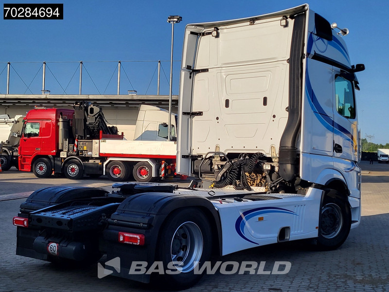 Mercedes-Benz Actros 1945 4X2 GigaSpace 2x Tanks Full-Air Navi MirrorCam ACC - Nyergesvontató: 5 kép. Mercedes-Benz Actros 1945 4X2 GigaSpace 2x Tanks Full-Air Navi MirrorCam ACC - Nyergesvontató: 5 kép.