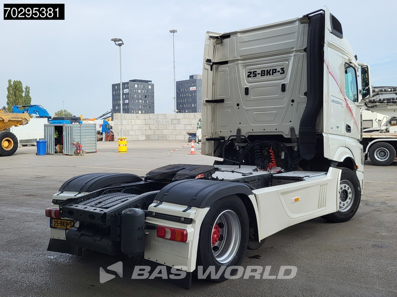Mercedes-Benz Actros 2348 6X2 StreamSpace NL-Truck Midlift Xenon Euro 6 - Nyergesvontató: 5 kép. Mercedes-Benz Actros 2348 6X2 StreamSpace NL-Truck Midlift Xenon Euro 6 - Nyergesvontató: 5 kép.