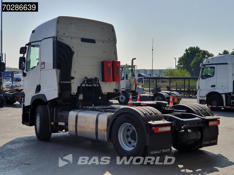 Renault T 440 4X2 Retarder 2xTanks Standklima LED Euro 6 - Nyergesvontató: 2 kép. Renault T 440 4X2 Retarder 2xTanks Standklima LED Euro 6 - Nyergesvontató: 2 kép.