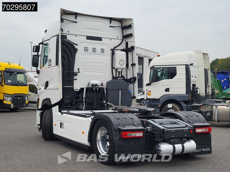 Renault T 480 4X2 Retarder 2xTanks Standklima ACC Euro 6 - Nyergesvontató: 2 kép. Renault T 480 4X2 Retarder 2xTanks Standklima ACC Euro 6 - Nyergesvontató: 2 kép.