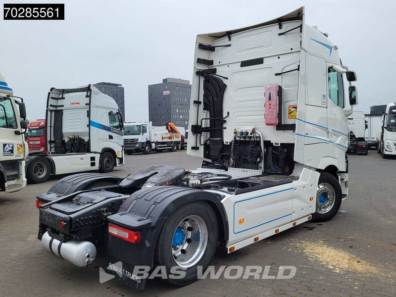 Renault T 520 4X2 HSC Full-Air Hydraulik ADR Optibrake+ Alcoa's ACC Navi - Nyergesvontató: 5 kép. Renault T 520 4X2 HSC Full-Air Hydraulik ADR Optibrake+ Alcoa's ACC Navi - Nyergesvontató: 5 kép.