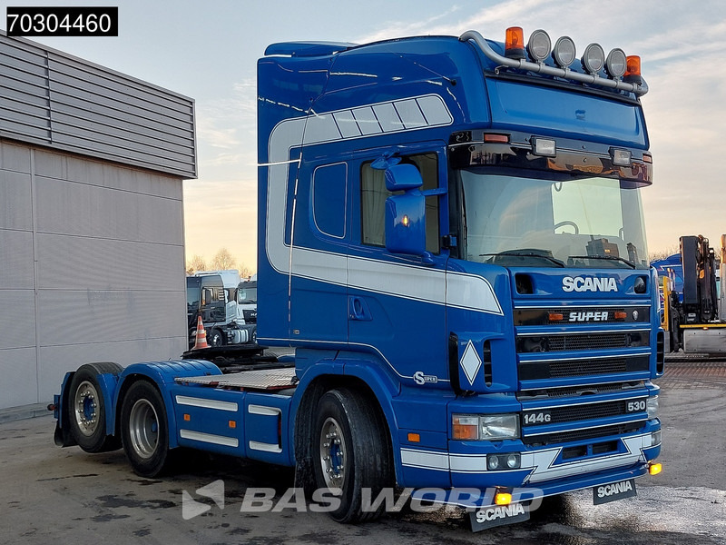 Scania R144 530 R 6X2 Retarder Liftachse Euro2 - Nyergesvontató: 3 kép. Scania R144 530 R 6X2 Retarder Liftachse Euro2 - Nyergesvontató: 3 kép.