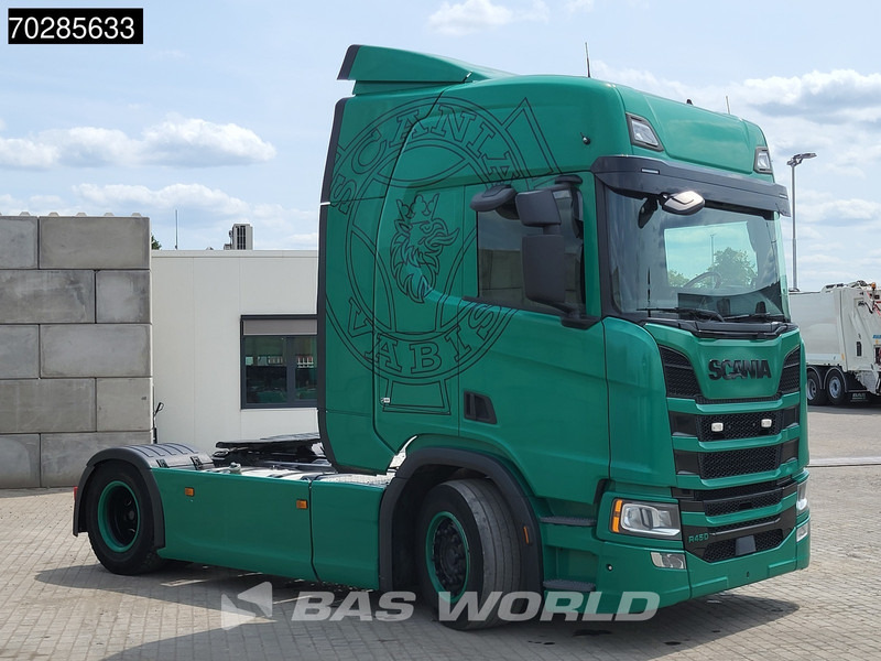 Scania R450 R 4X2 Special interior! Retarder 2x Tanks Standklima ACC Leather - Nyergesvontató: 3 kép. Scania R450 R 4X2 Special interior! Retarder 2x Tanks Standklima ACC Leather - Nyergesvontató: 3 kép.