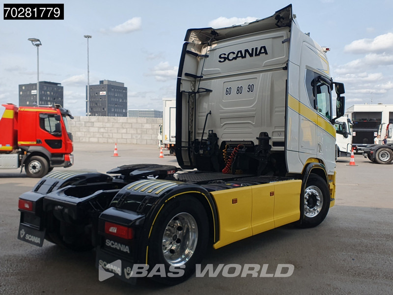 Scania R520 4X2 Full-Air Retarder 2x Tanks Standklima Leather Alcoa's - Nyergesvontató: 5 kép. Scania R520 4X2 Full-Air Retarder 2x Tanks Standklima Leather Alcoa's - Nyergesvontató: 5 kép.