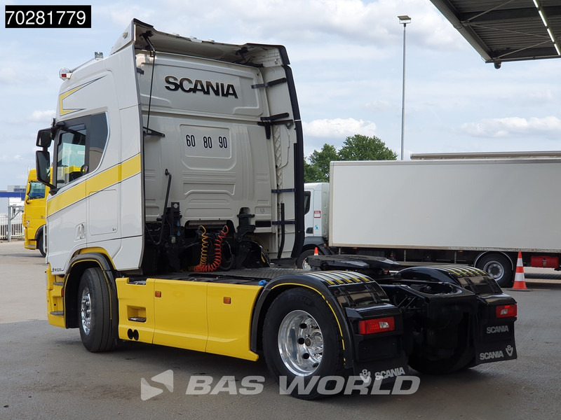 Scania R520 4X2 Full-Air Retarder 2x Tanks Standklima Leather Alcoa's - Nyergesvontató: 2 kép. Scania R520 4X2 Full-Air Retarder 2x Tanks Standklima Leather Alcoa's - Nyergesvontató: 2 kép.