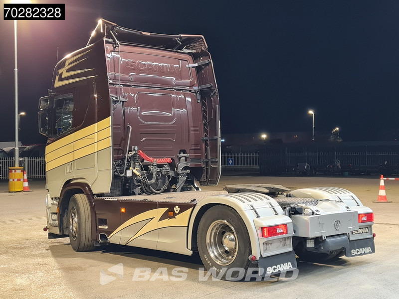 Scania R520 4X2 Full-Air Retarder 2xTanks Standklima - Nyergesvontató: 2 kép. Scania R520 4X2 Full-Air Retarder 2xTanks Standklima - Nyergesvontató: 2 kép.