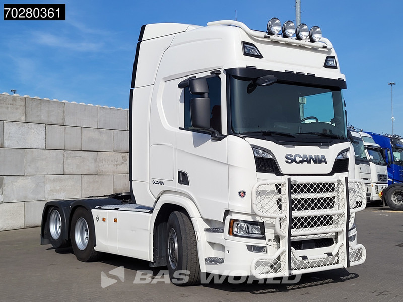 Scania R580 R 6X2 Full-Air Retarder Liftachse Leather LED - Nyergesvontató: 3 kép. Scania R580 R 6X2 Full-Air Retarder Liftachse Leather LED - Nyergesvontató: 3 kép.