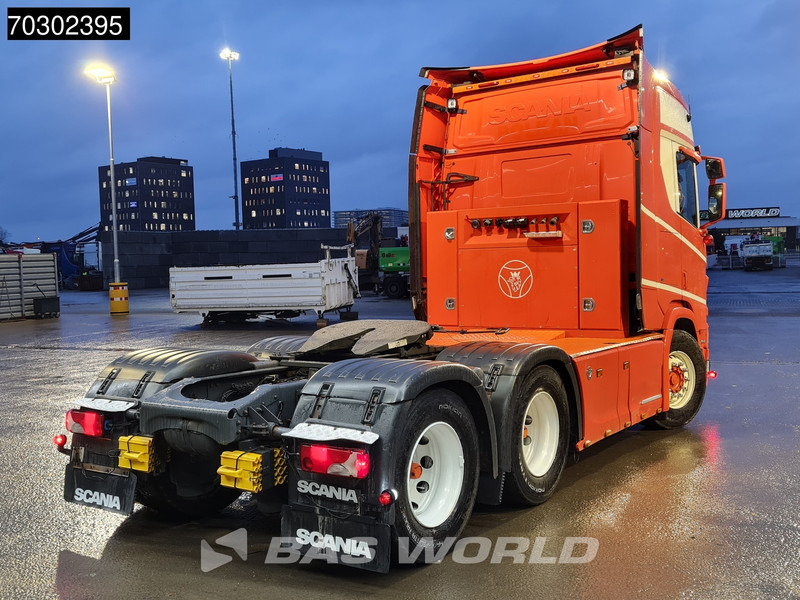 Scania R580 R 6X4 Full-Air Retarder Leder - Nyergesvontató: 5 kép. Scania R580 R 6X4 Full-Air Retarder Leder - Nyergesvontató: 5 kép.