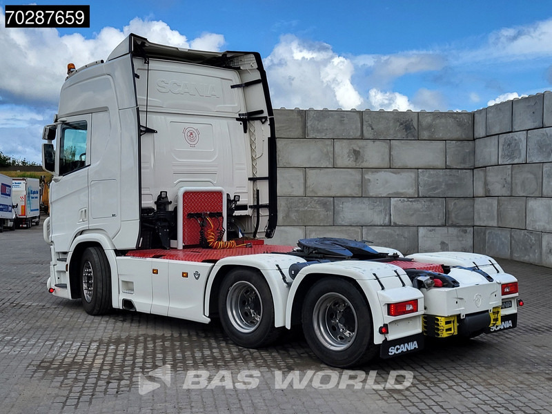 Scania R590 R 6X4 Full-Air Retarder Standklima Leather LED - Nyergesvontató: 2 kép. Scania R590 R 6X4 Full-Air Retarder Standklima Leather LED - Nyergesvontató: 2 kép.