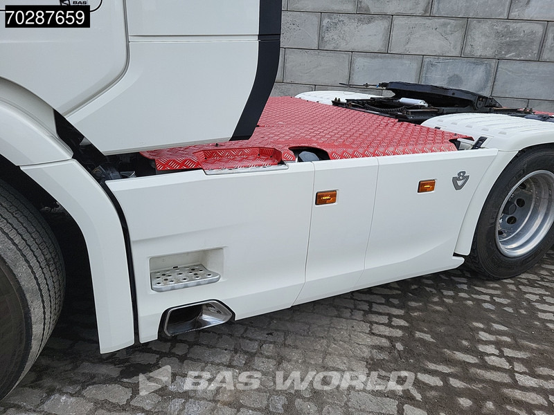 Nyergesvontató Scania R590 R 6X4 Full-Air Retarder Standklima Leather LED: 11 kép.