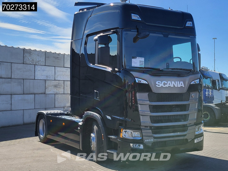 Scania S460 4X2 Retarder 2xTanks LED Standklima ACC Euro 6 - Nyergesvontató: 3 kép. Scania S460 4X2 Retarder 2xTanks LED Standklima ACC Euro 6 - Nyergesvontató: 3 kép.