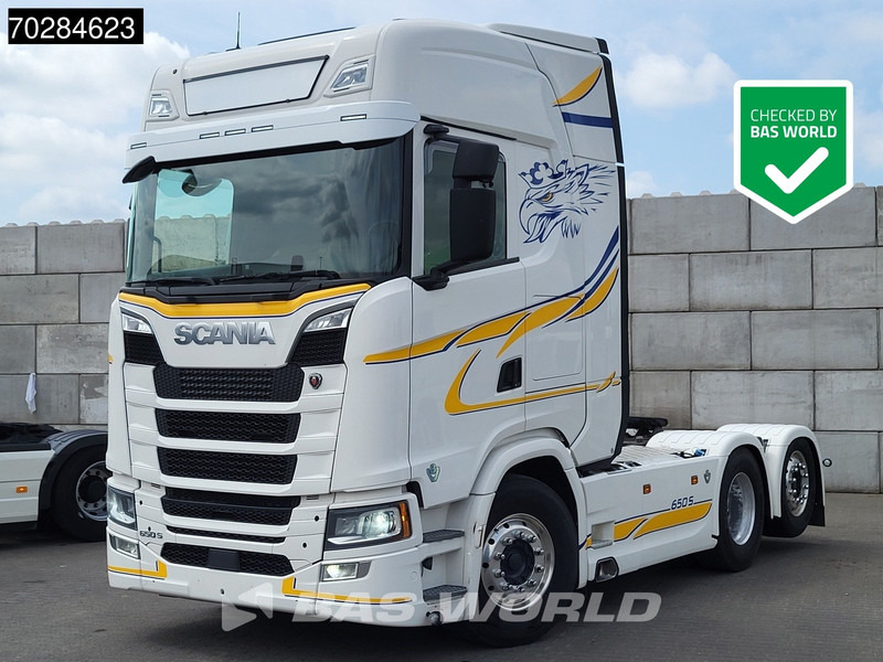 Scania S650 S 6X2 Retarder Liftachse Full-Air Leather Alcoa's - Nyergesvontató: 1 kép. Scania S650 S 6X2 Retarder Liftachse Full-Air Leather Alcoa's - Nyergesvontató: 1 kép.
