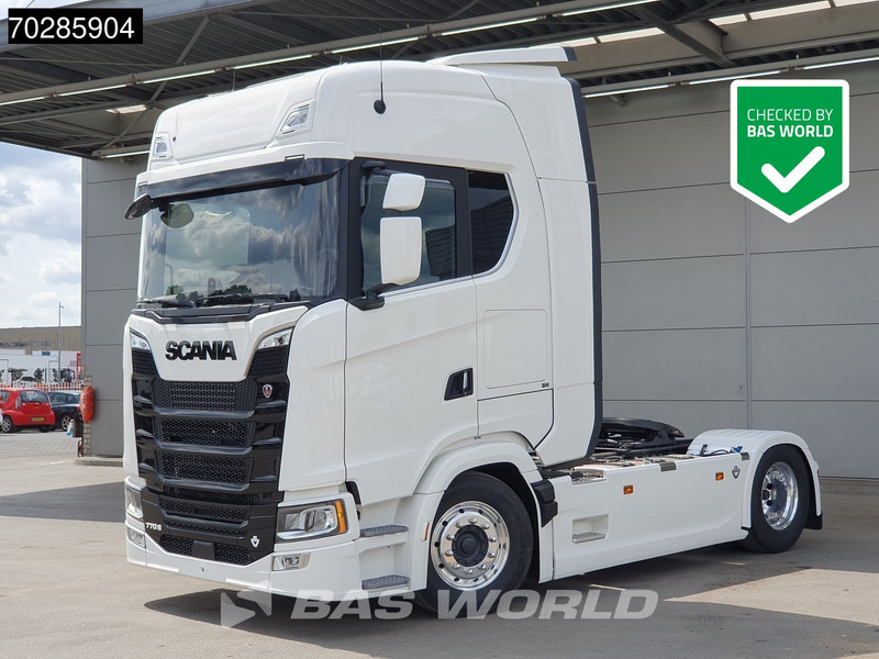 Scania S770 4X2 Full-Air Retarder 2x Tanks Standklima Alcoa's Leather - Nyergesvontató: 1 kép. Scania S770 4X2 Full-Air Retarder 2x Tanks Standklima Alcoa's Leather - Nyergesvontató: 1 kép.